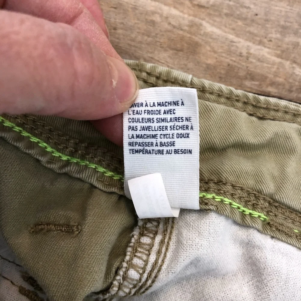AEO Khaki tan classic cargo shorts, 26